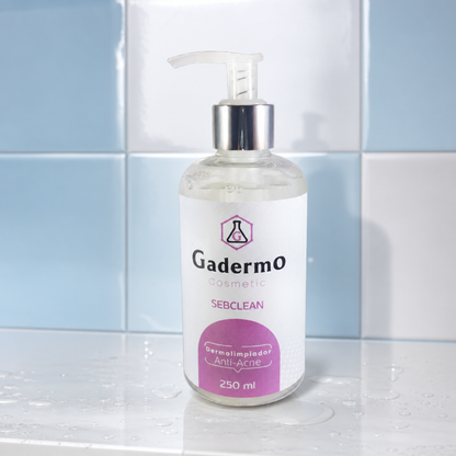 GADERMO SEBCLEAN dermolimpiador 250ml — foto de ambiente tratamientos para acné | Supiel